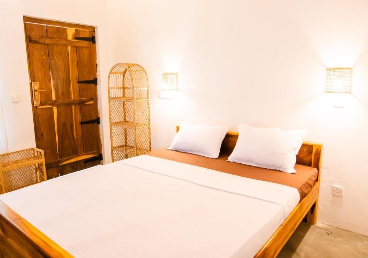 Pompon Otel Pottuvil Dış mekan fotoğraf